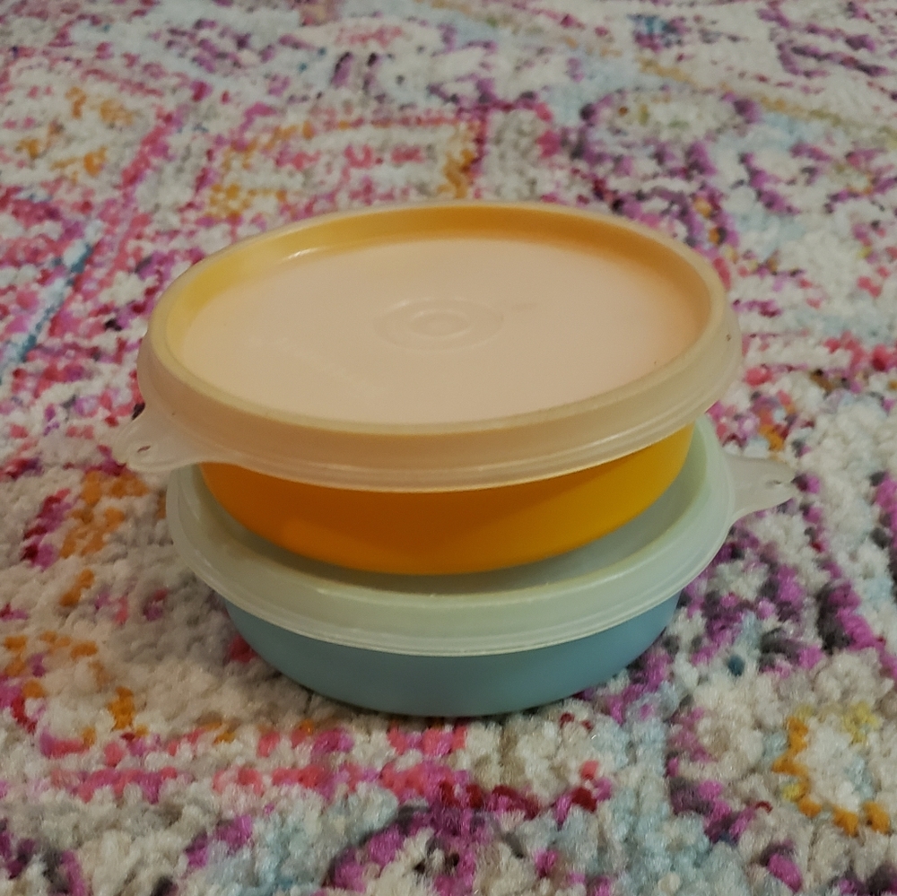 Tupperware mini/small rounds Vintage